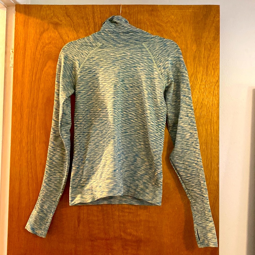 Small Sweaty Betty blue and green outdoor technical wear sweatshirt